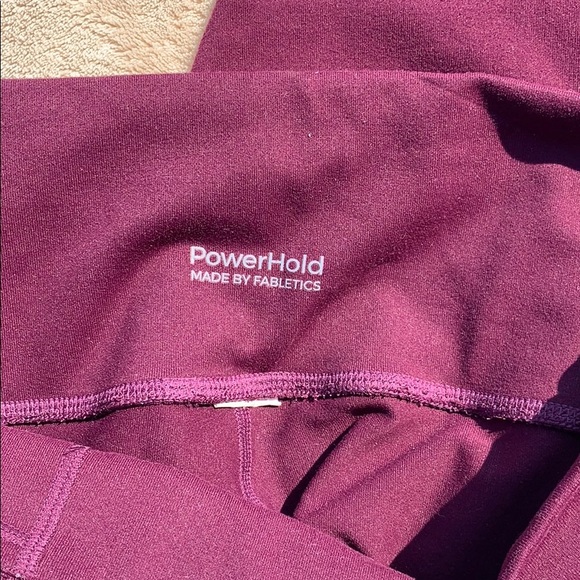 Fabletics powerhold leggings, solid, mesh pocket - Picture 4 of 4